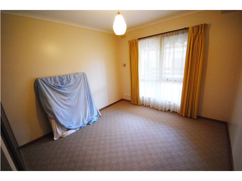 2 Yvonne Street, Wendouree VIC 3355