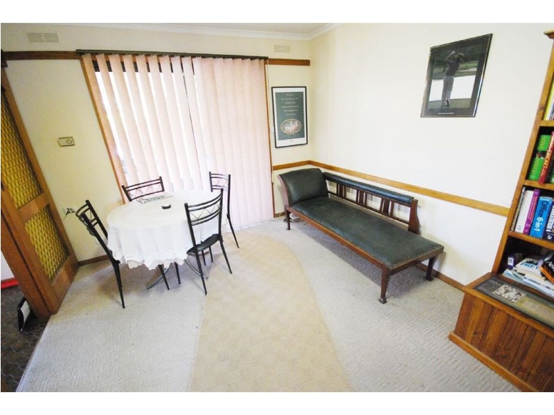 2 Yvonne Street, Wendouree VIC 3355