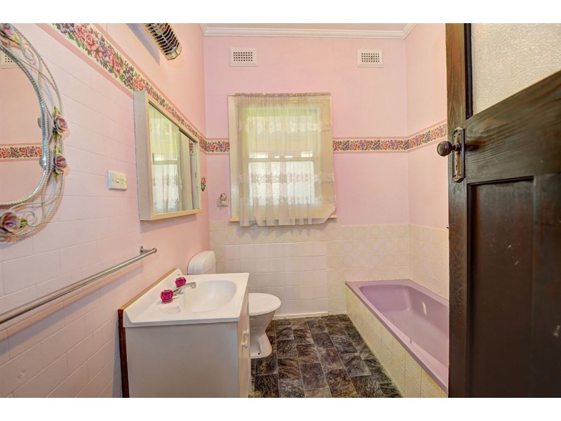 1213 Gregory Street, Lake Wendouree VIC 3350