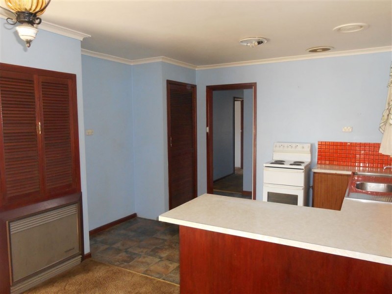 6 Yew Street, Wendouree VIC 3355