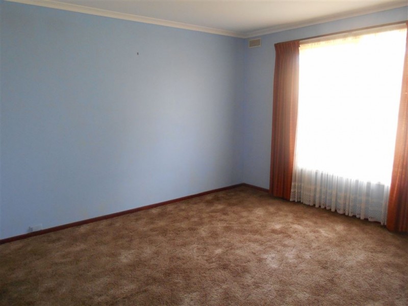 6 Yew Street, Wendouree VIC 3355