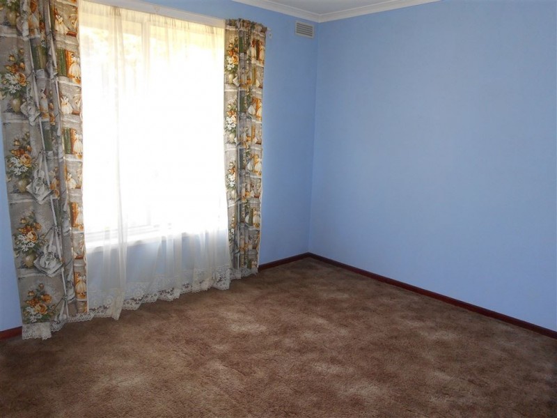 6 Yew Street, Wendouree VIC 3355