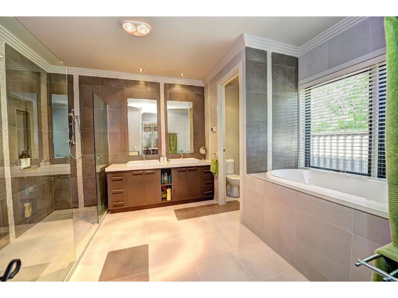 9 Rockingham Place, Alfredton VIC 3350