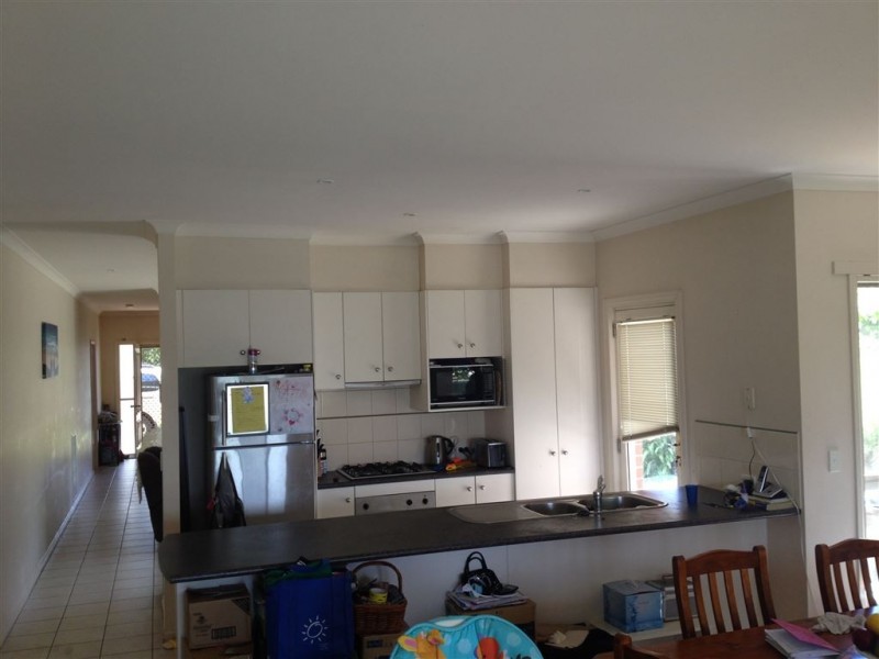 6 Garden Court, Lake Gardens VIC 3355