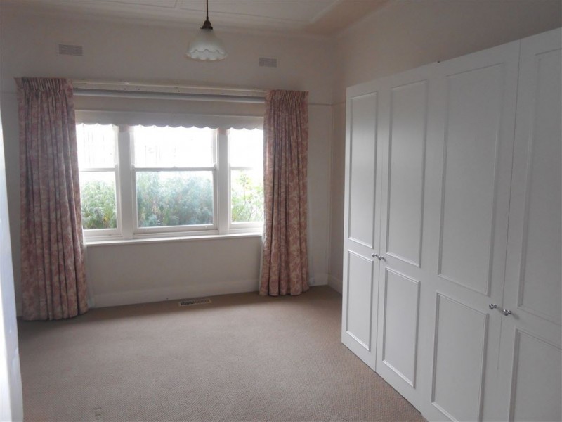 4 Nightingale Street, Newington VIC 3350