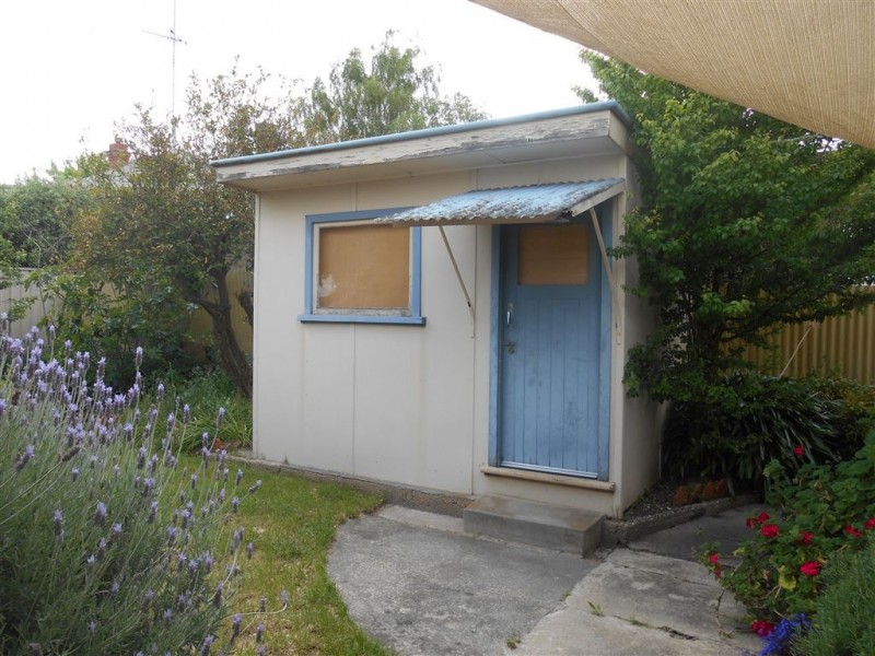 4 Nightingale Street, Newington VIC 3350