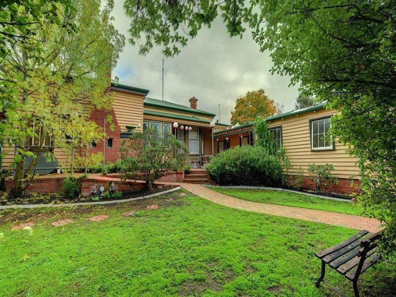 210 Armstong Street North, Soldiers Hill VIC 3350