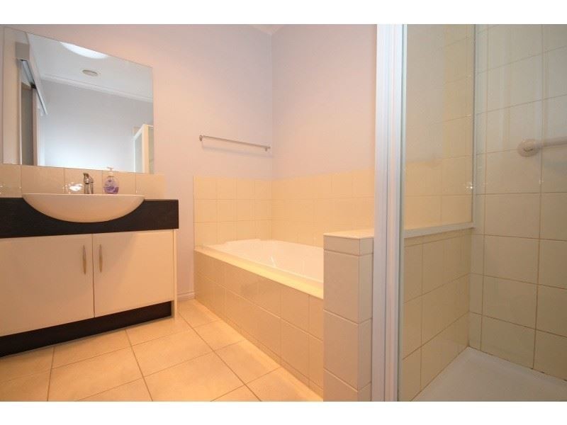 4/2a Kelvin Avenue, Sebastopol VIC 3356