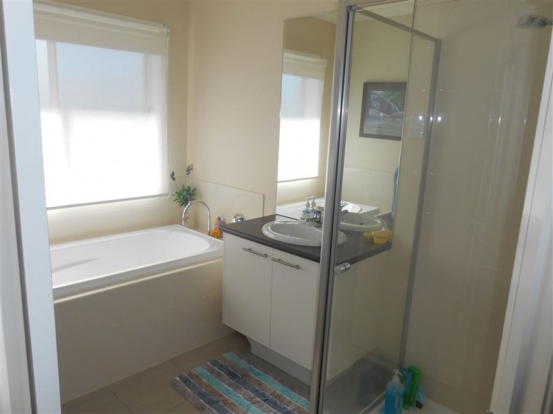 4 Carbine Drive, Alfredton VIC 3350