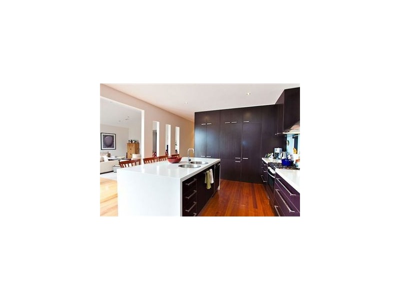 32 Faversham Avenue, Lake Gardens VIC 3355