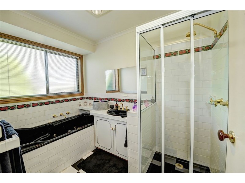 1 Lincoln Street, Wendouree VIC 3355