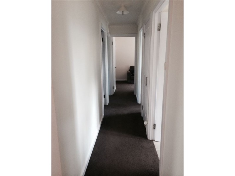 4 Regency Drive, Mount Clear VIC 3350