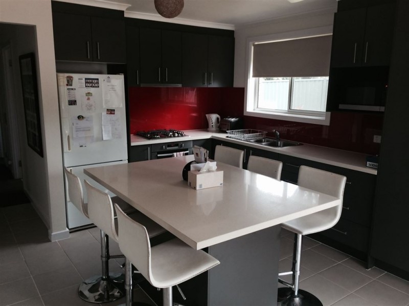 4 Regency Drive, Mount Clear VIC 3350