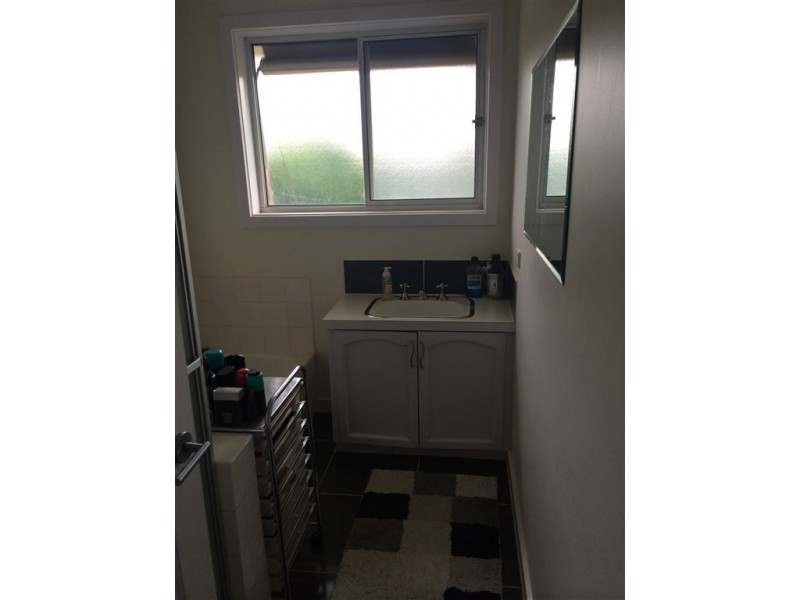 4 Regency Drive, Mount Clear VIC 3350