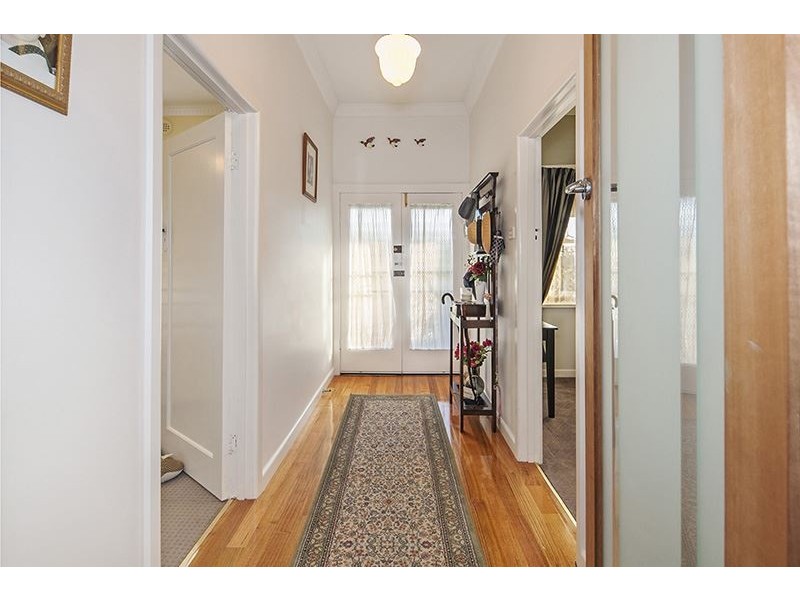 10 Nightingale Street, Newington VIC 3350