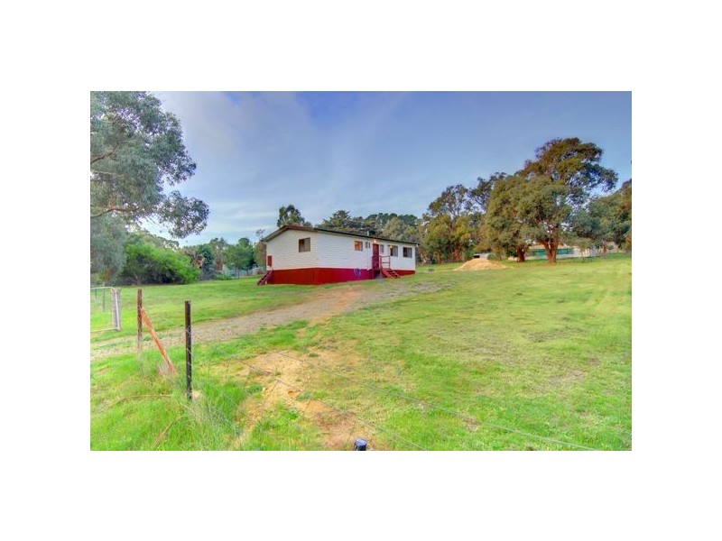 63 Graham Road, Creswick VIC 3363