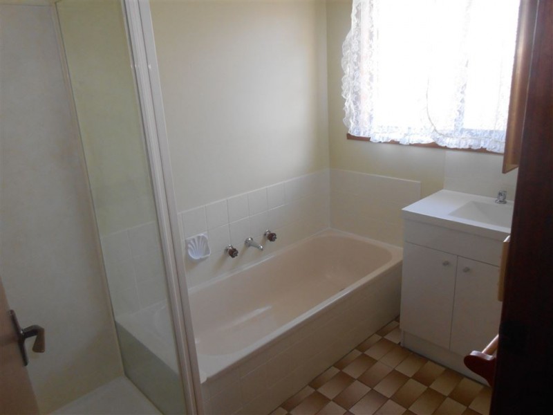 205 Warrina Drive, Delacombe VIC 3356