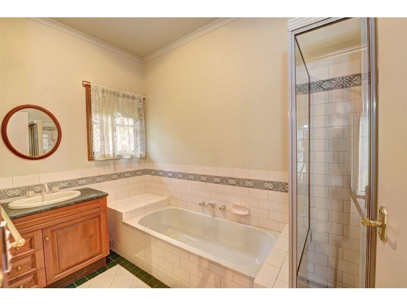 5 Anderson Court, Canadian VIC 3350