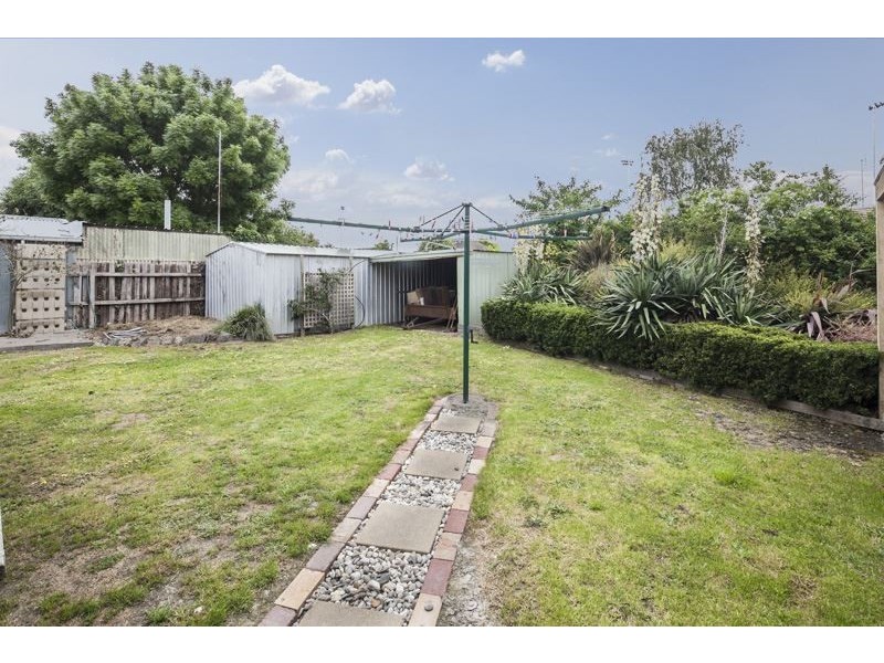 4 Hampden Street, Redan VIC 3350