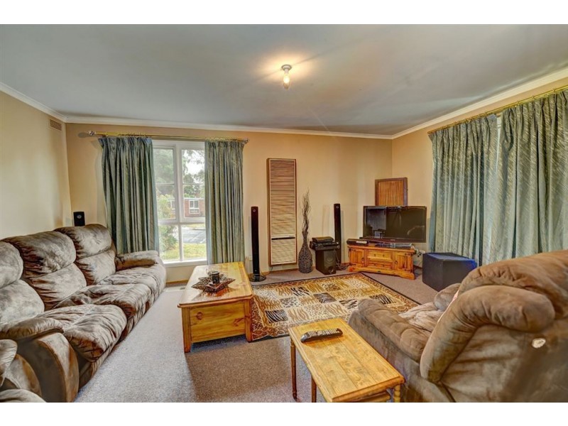 12 Mansfield Avenue, Mount Clear VIC 3350