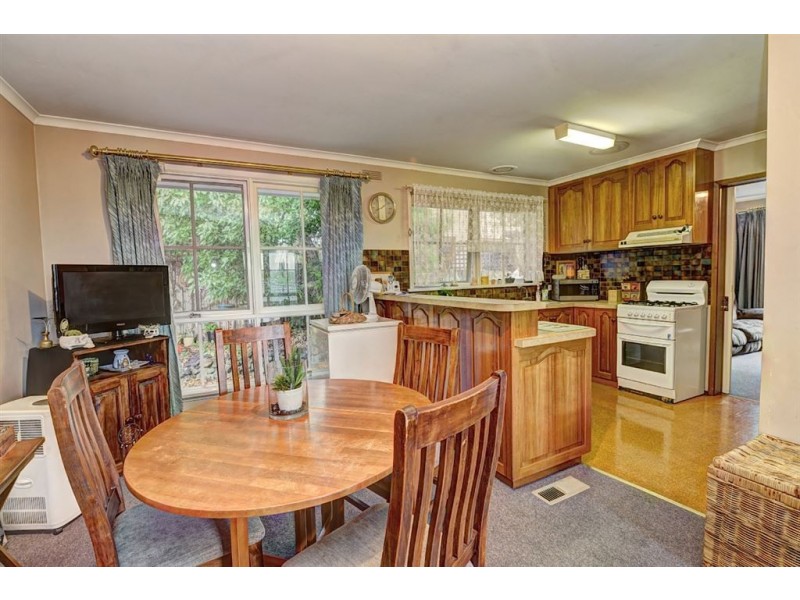 12 Mansfield Avenue, Mount Clear VIC 3350