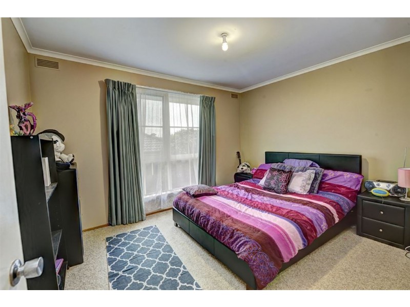 12 Mansfield Avenue, Mount Clear VIC 3350