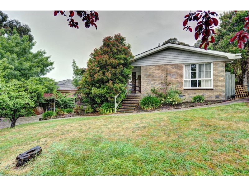 12 Mansfield Avenue, Mount Clear VIC 3350