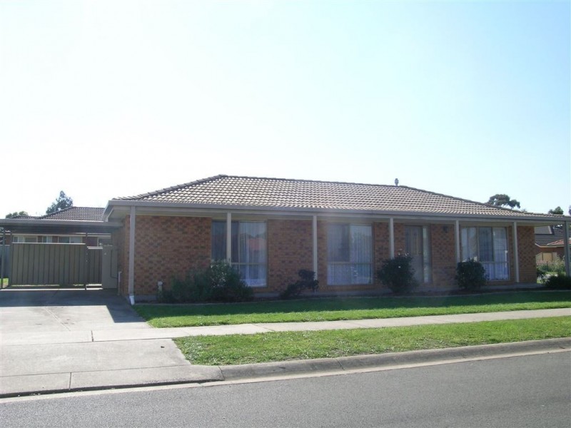 4 Royale Street, Delacombe VIC 3356