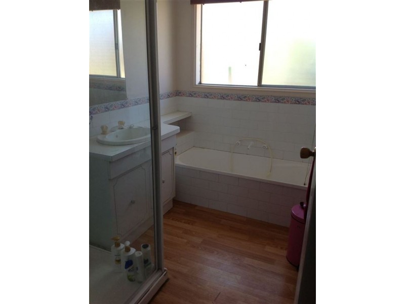 4 Royale Street, Delacombe VIC 3356