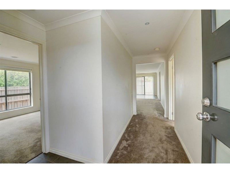 59 McNulty Drive, Wendouree VIC 3355