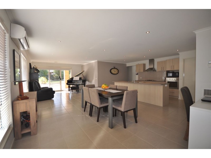 45 Merino Drive, Alfredton VIC 3350