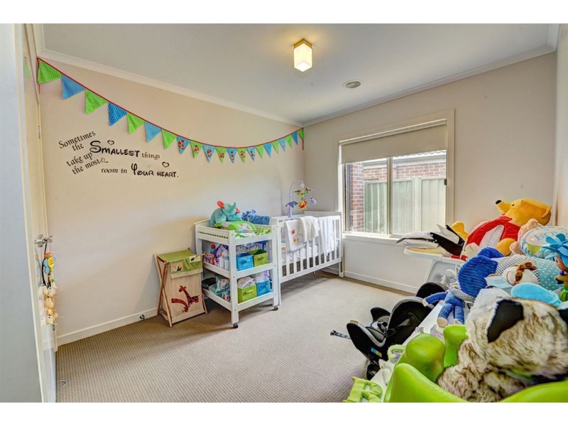 5 Calloway Close, Miners Rest VIC 3352