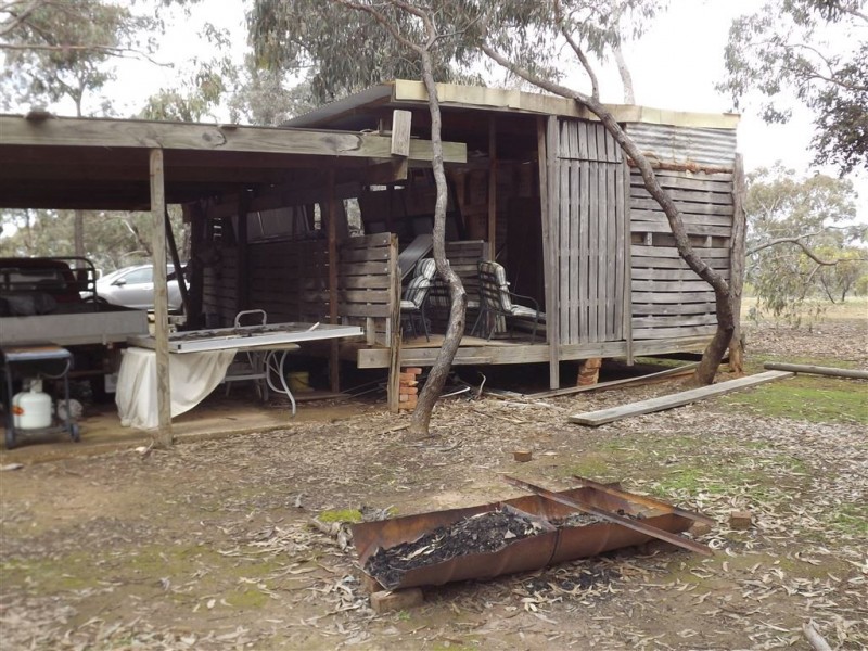 CA/20 Government Road, Redbank VIC 3477