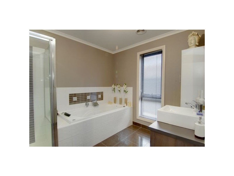 101 Alfredton Drive, Alfredton, Ballarat VIC 3350