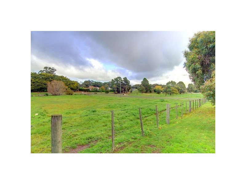 18 Broomfield-Store Road, Creswick VIC 3363