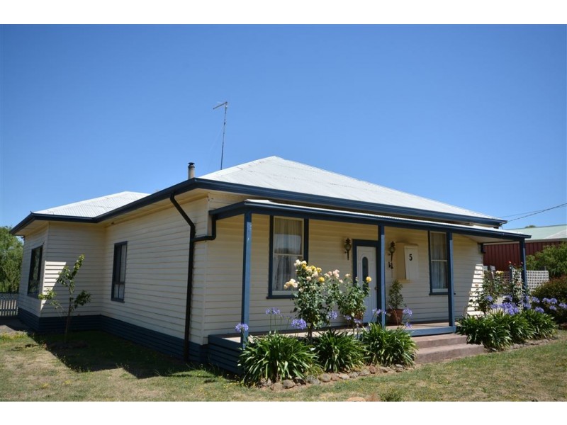 5 Myles Road, Newlyn VIC 3364