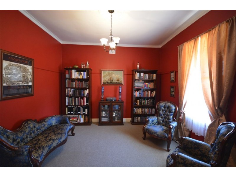 5 Myles Road, Newlyn VIC 3364