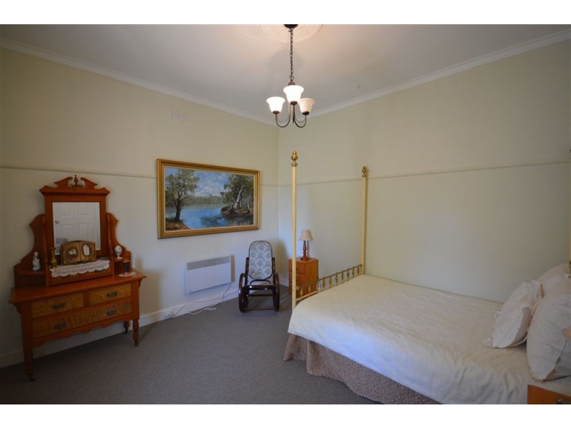 5 Myles Road, Newlyn VIC 3364