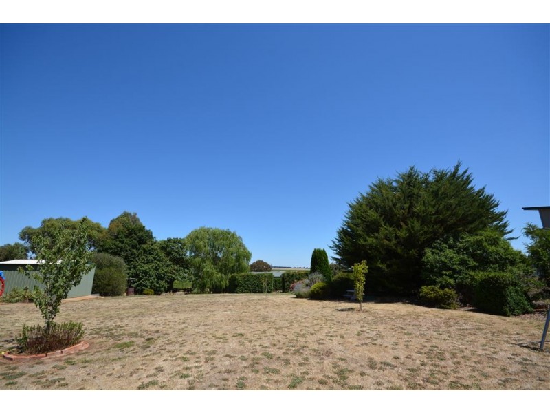 5 Myles Road, Newlyn VIC 3364