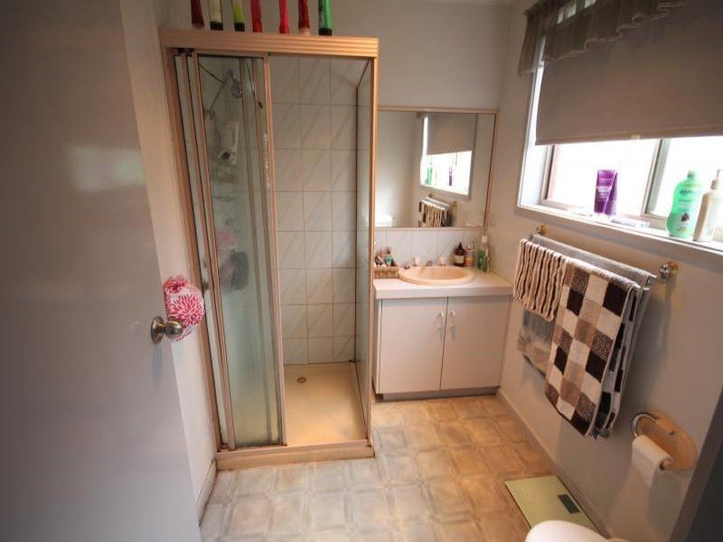 13 Milverton Lane, Canadian VIC 3350