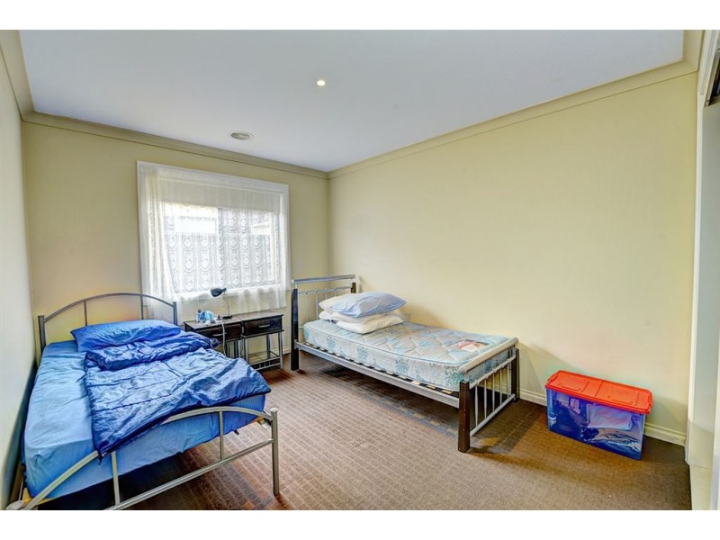 99 McNulty Drive, Wendouree VIC 3355