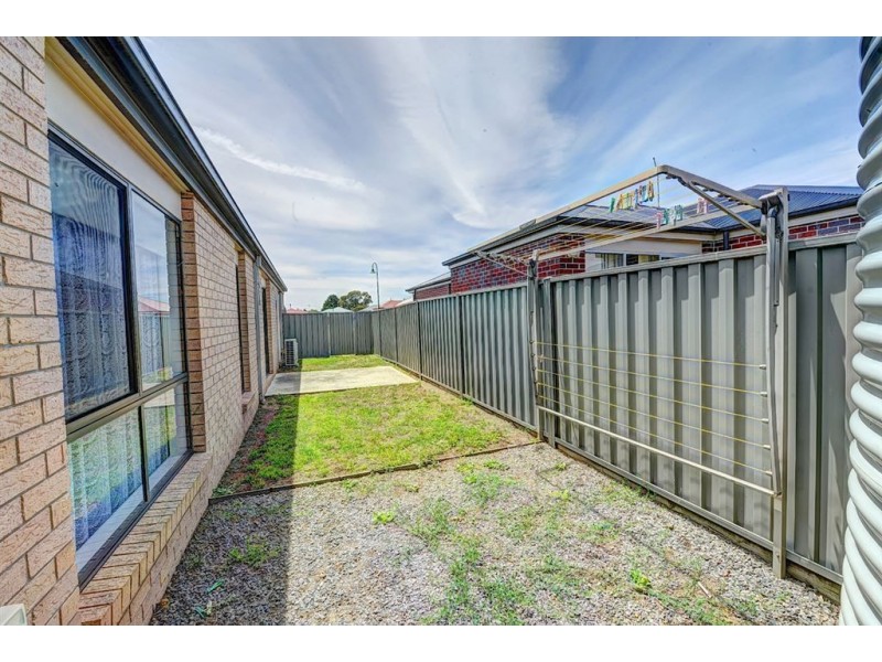 99 McNulty Drive, Wendouree VIC 3355