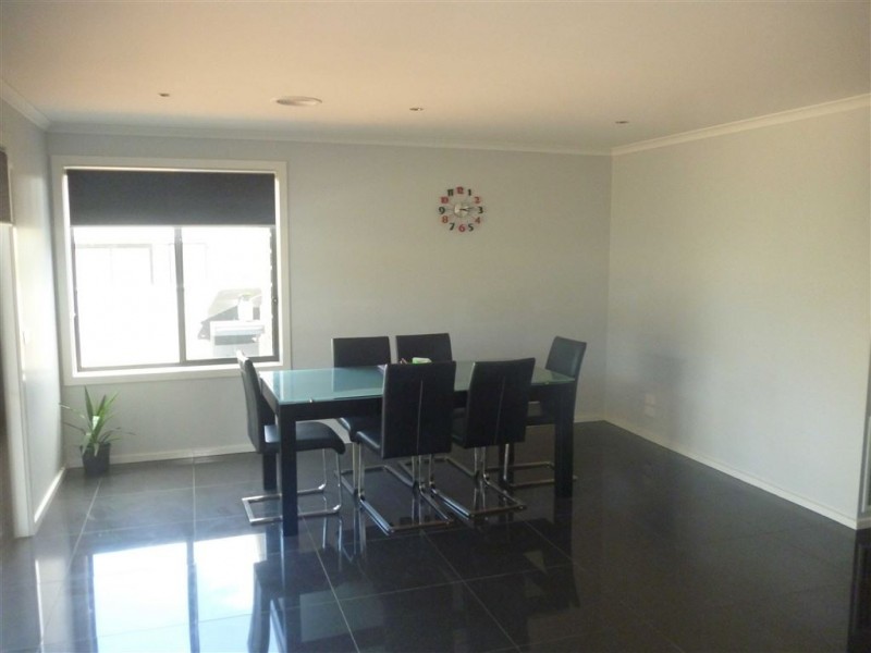 9 Cartledge Avenue, Mount Clear VIC 3350