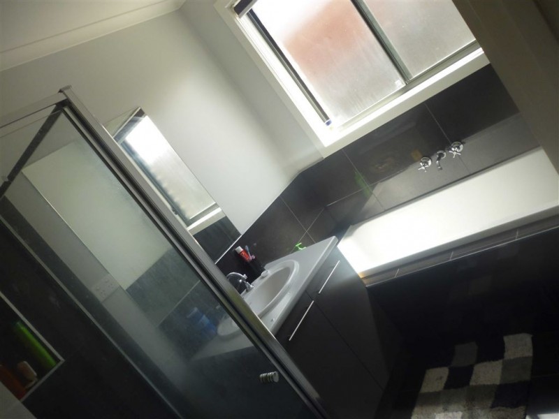 9 Cartledge Avenue, Mount Clear VIC 3350