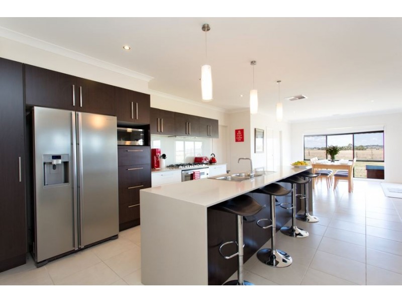 23 Diamond Drive, Cardigan Village VIC 3352