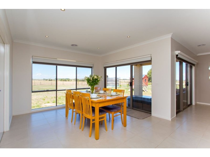 23 Diamond Drive, Cardigan Village VIC 3352