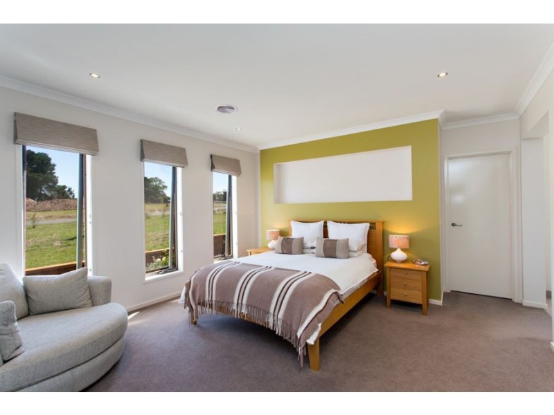 23 Diamond Drive, Cardigan Village VIC 3352