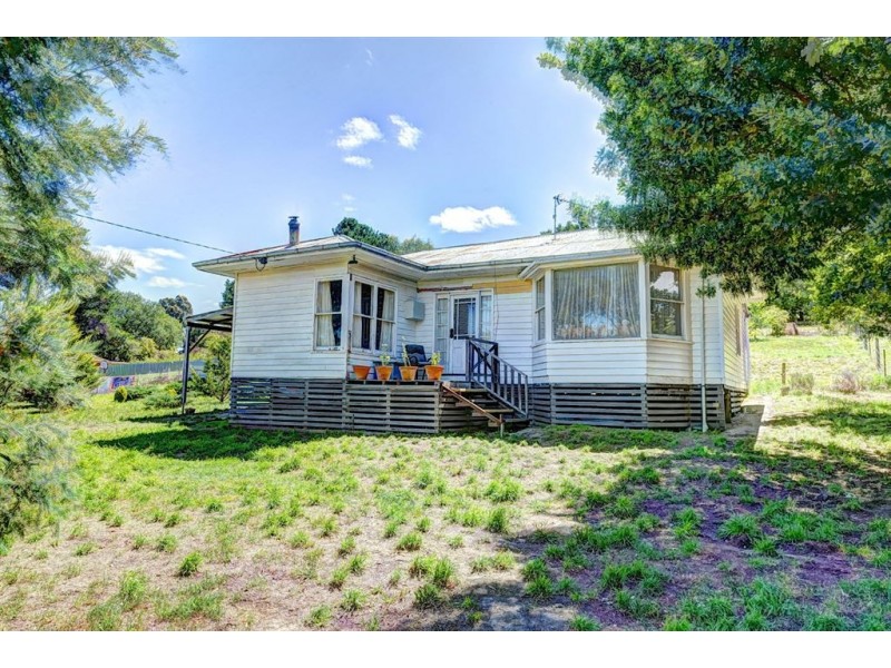 30 Sussex Street, Linton VIC 3360