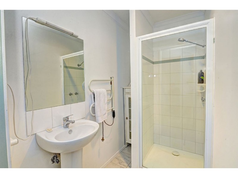 21 Regency Drive, Mount Clear VIC 3350