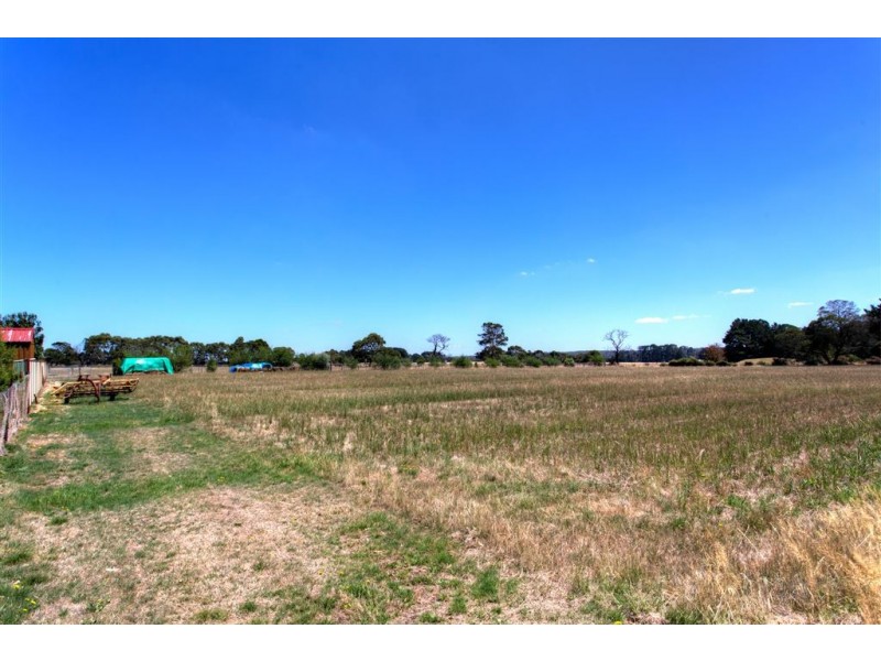 14 Youngs Lane, Snake Valley VIC 3351